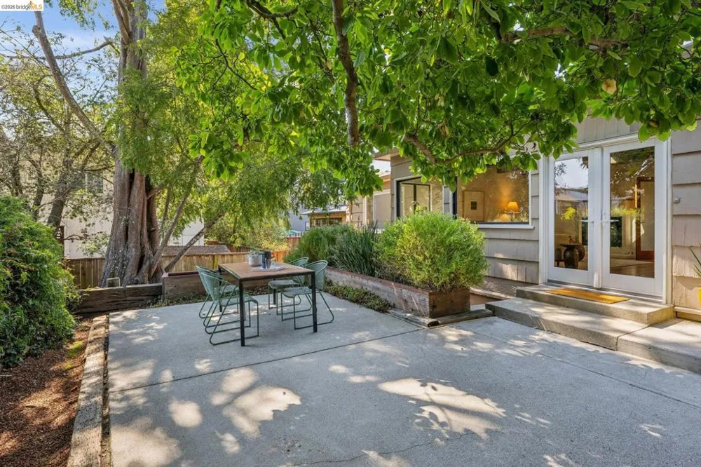66 Arlington Court Kensington, CA 94707