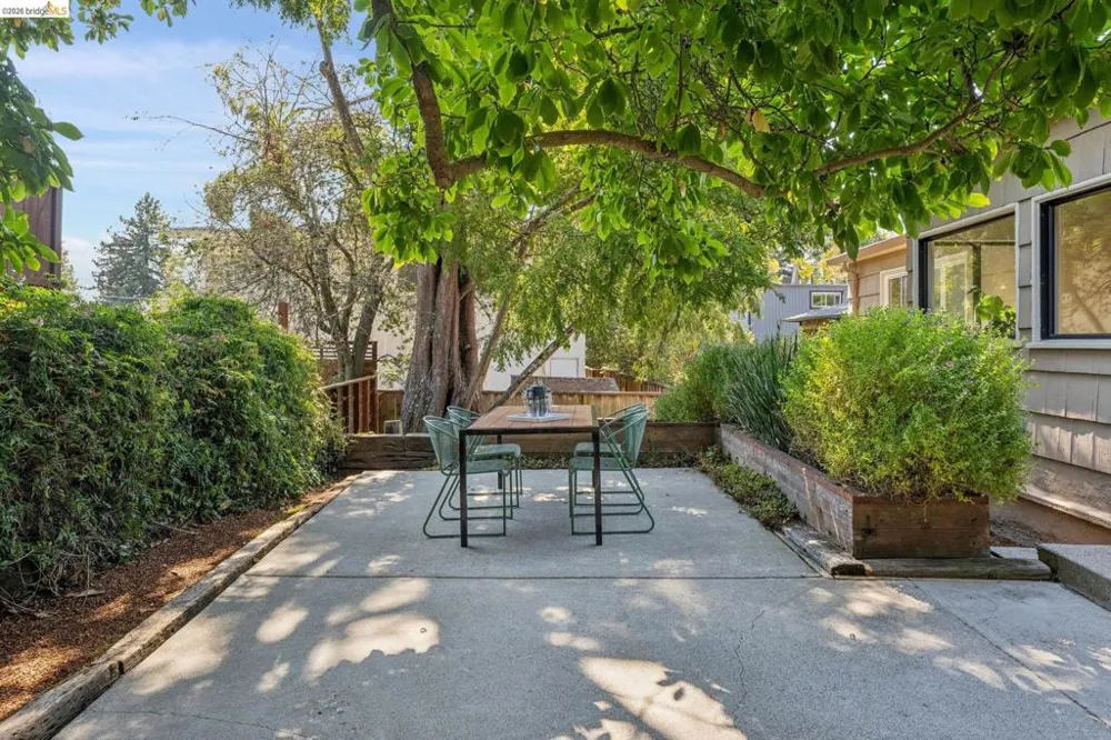 66 Arlington Court Kensington, CA 94707