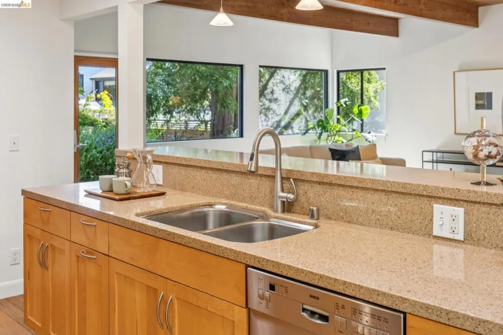 66 Arlington Court Kensington, CA 94707