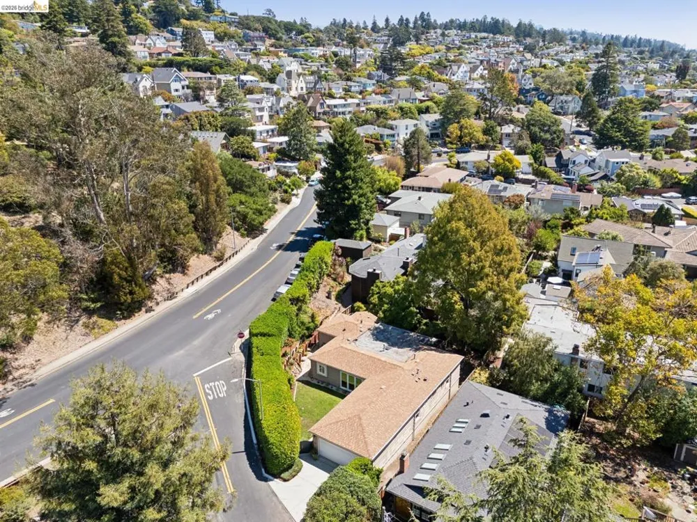 66 Arlington Court Kensington, CA 94707