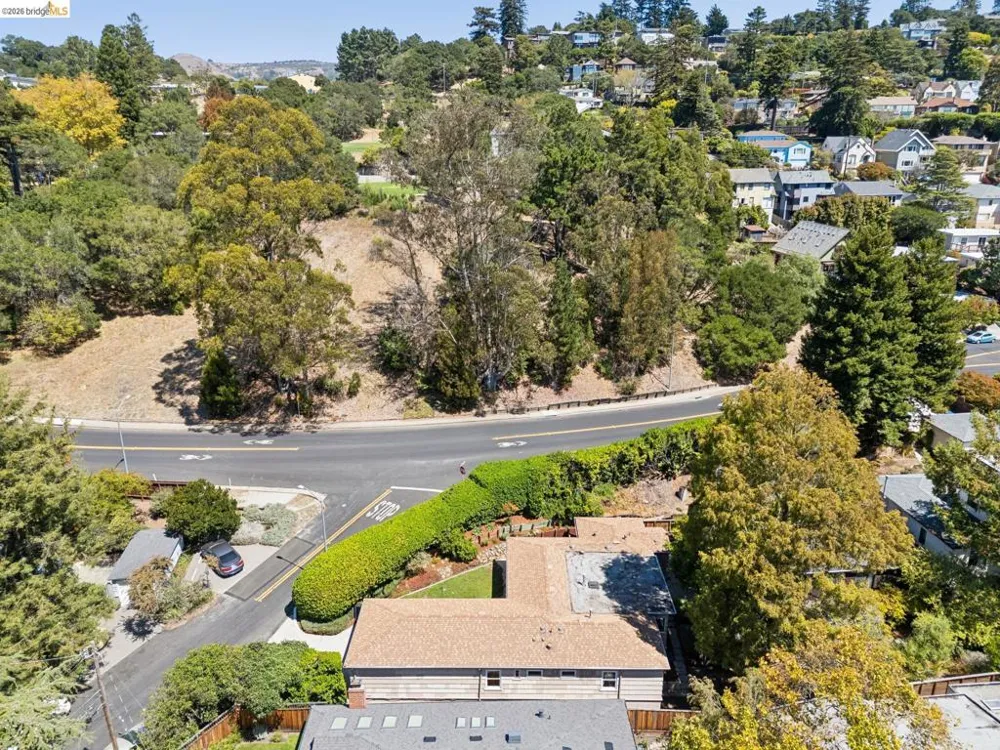 66 Arlington Court Kensington, CA 94707