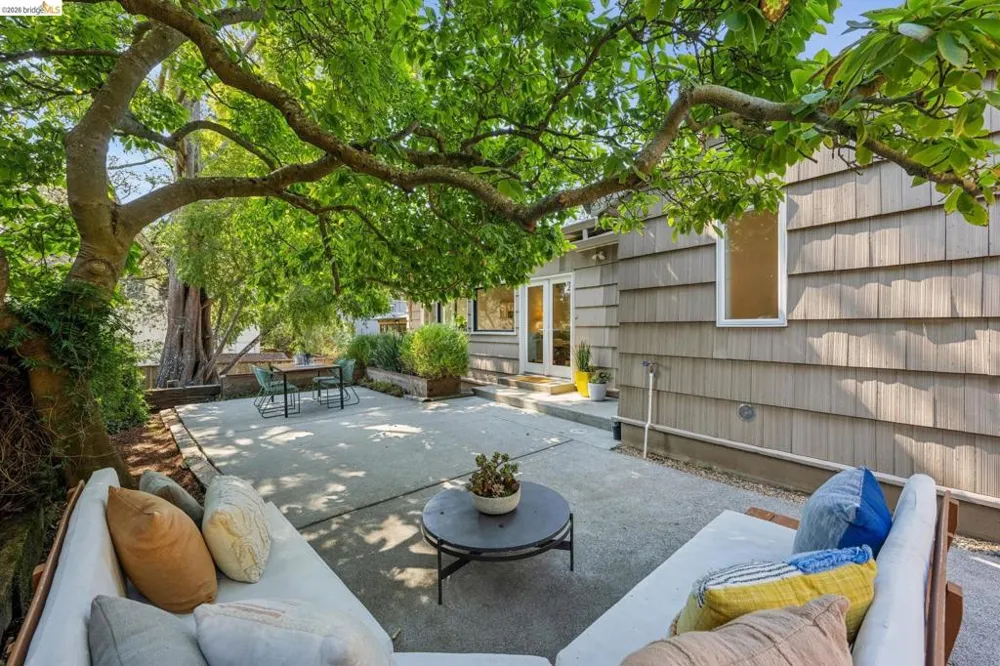66 Arlington Court Kensington, CA 94707