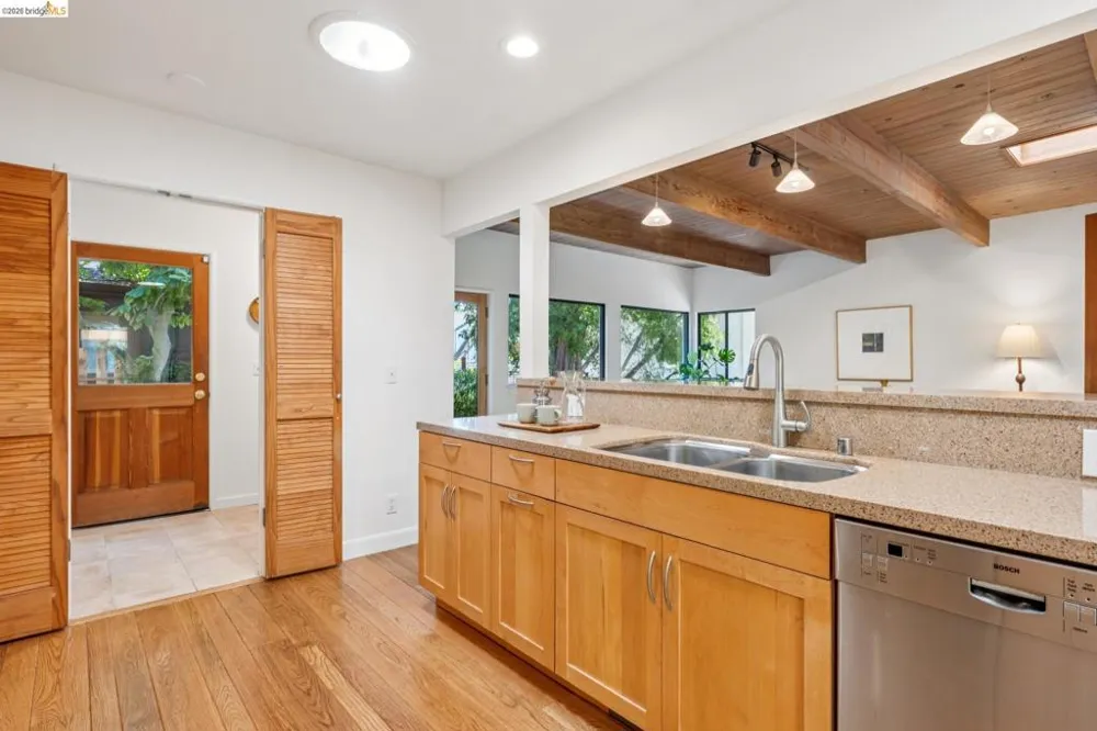66 Arlington Court Kensington, CA 94707