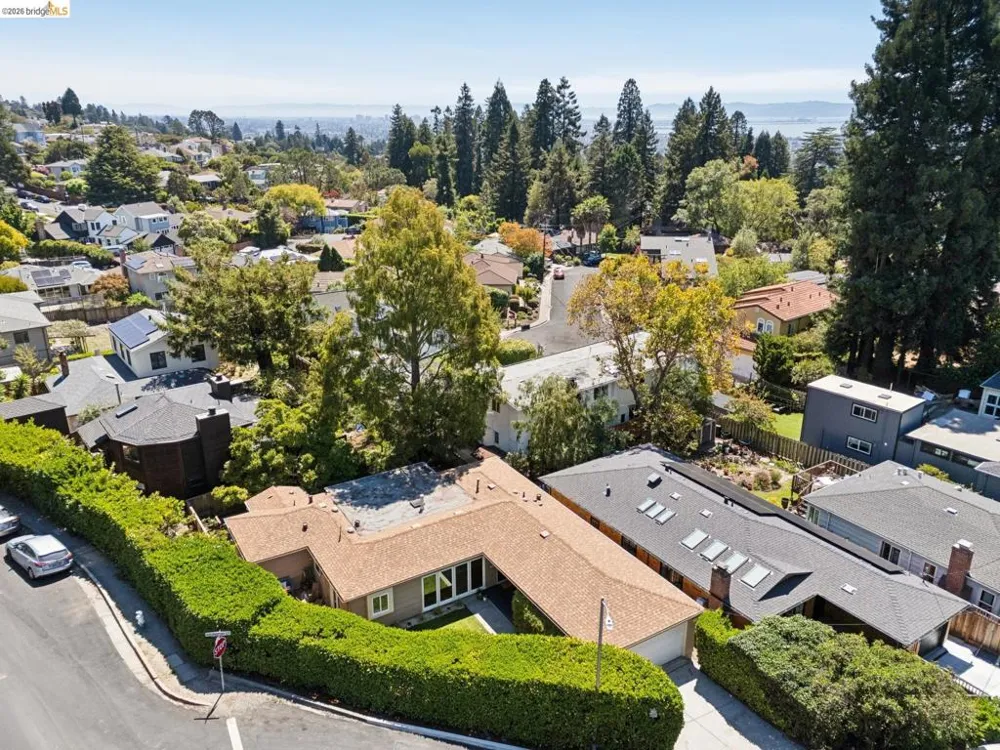 66 Arlington Court Kensington, CA 94707