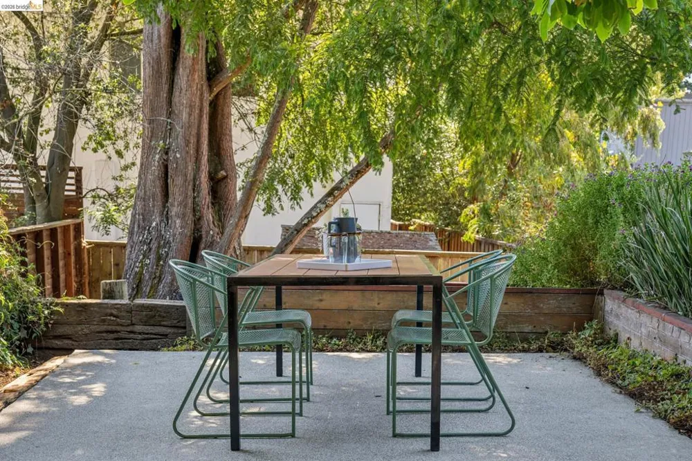 66 Arlington Court Kensington, CA 94707