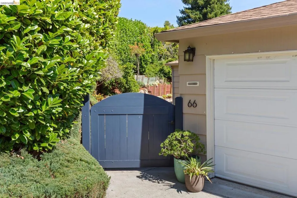 66 Arlington Court Kensington, CA 94707