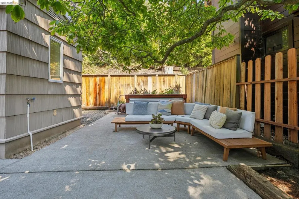66 Arlington Court Kensington, CA 94707