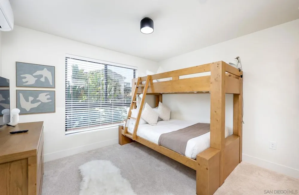 2124 San Clemente St San Diego, CA 92107