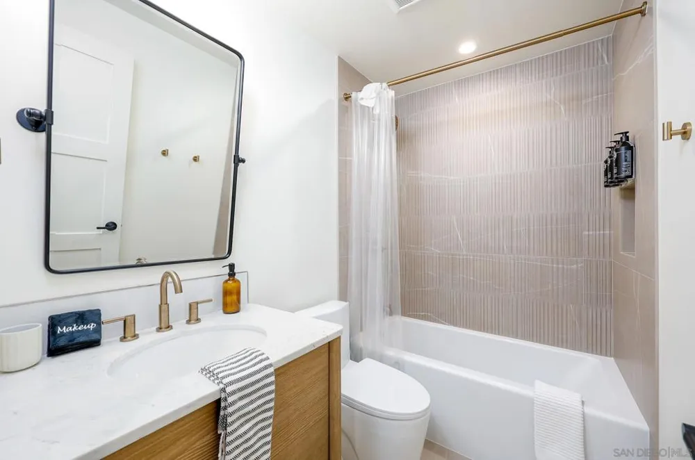 2124 San Clemente St San Diego, CA 92107