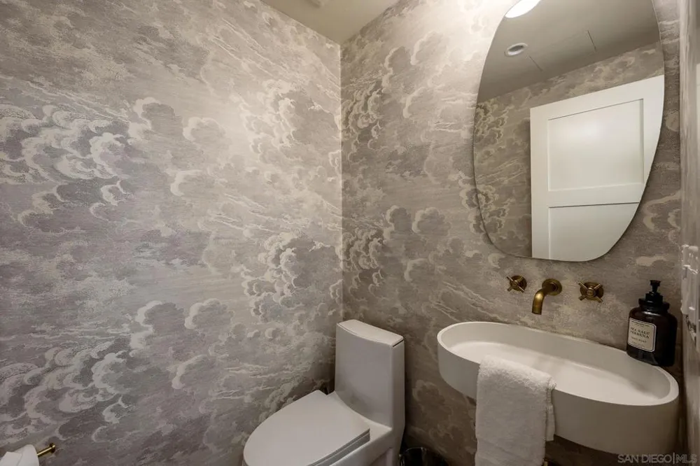 2124 San Clemente St San Diego, CA 92107