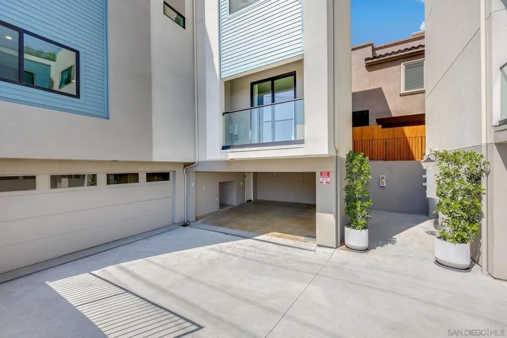 2124 San Clemente St San Diego, CA 92107