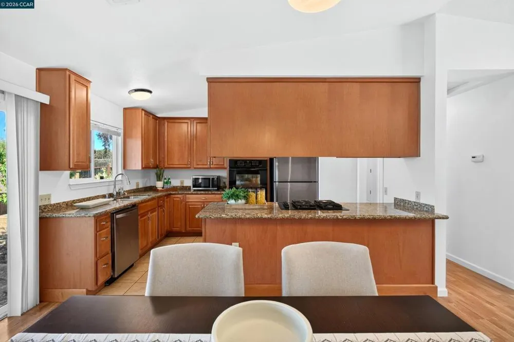 2416 Ohatch Dr San Pablo, CA 94806