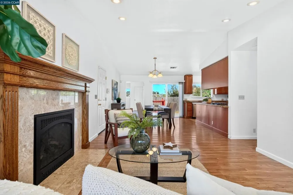 2416 Ohatch Dr San Pablo, CA 94806