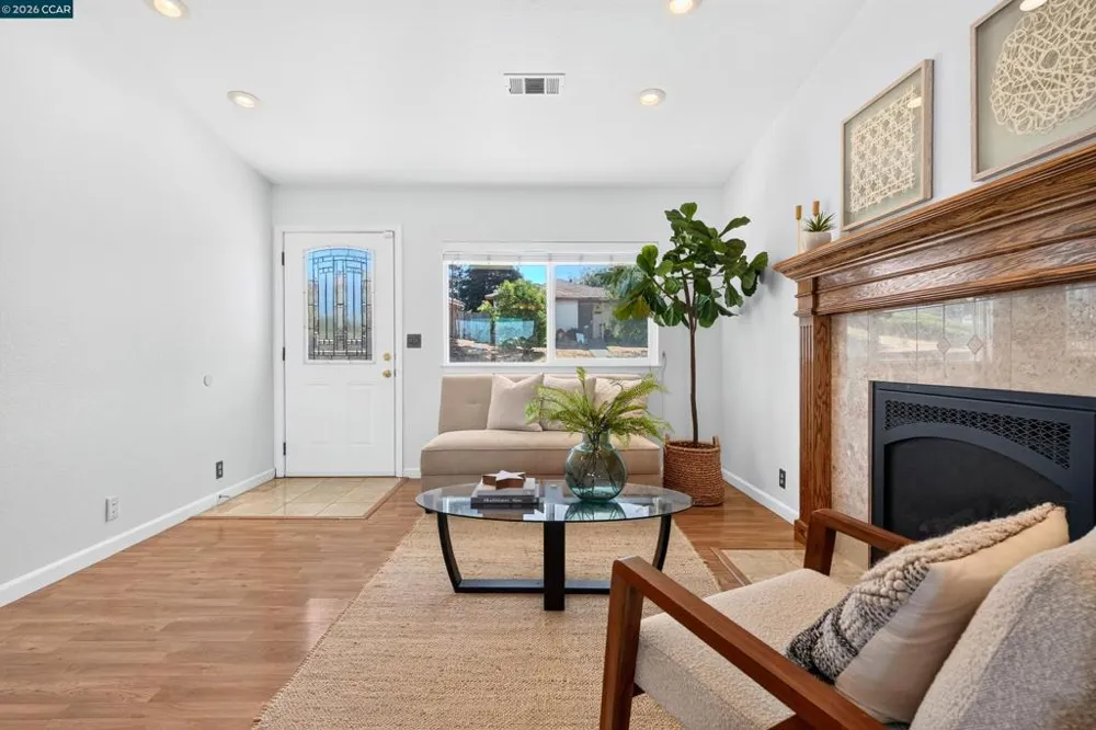 2416 Ohatch Dr San Pablo, CA 94806