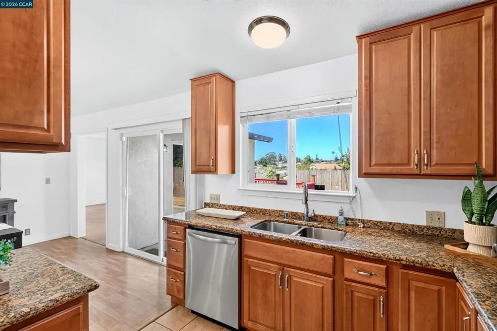 2416 Ohatch Dr San Pablo, CA 94806