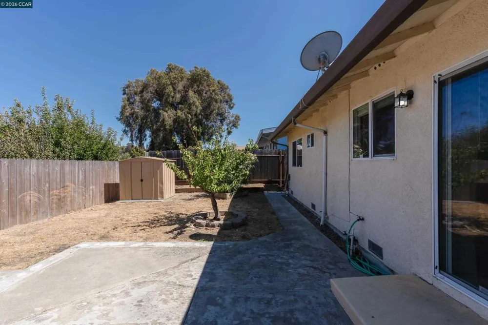 2416 Ohatch Dr San Pablo, CA 94806