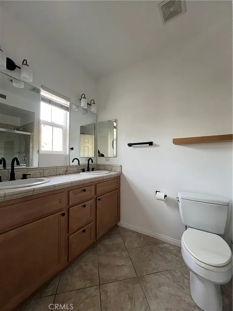 119 Danbrook Irvine, CA 92603