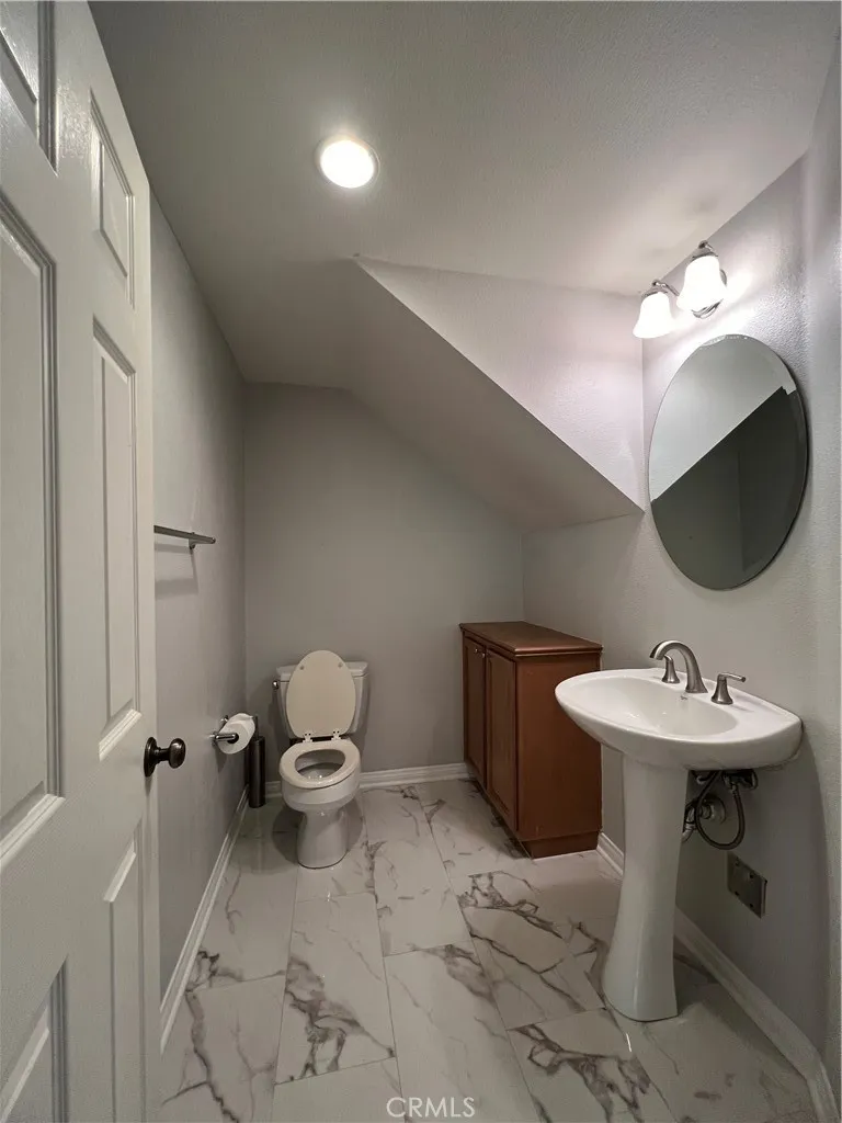 119 Danbrook Irvine, CA 92603