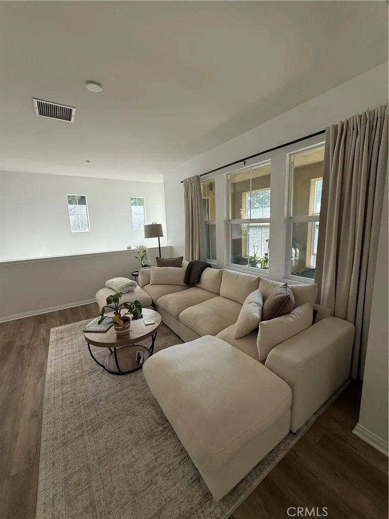 119 Danbrook Irvine, CA 92603