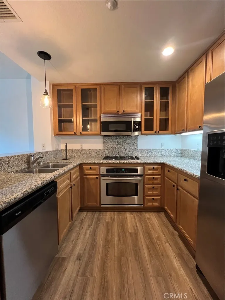 119 Danbrook Irvine, CA 92603