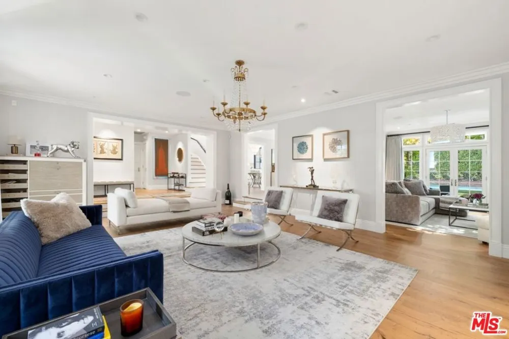 1960 Coldwater Canyon Drive Beverly Hills, CA 90210