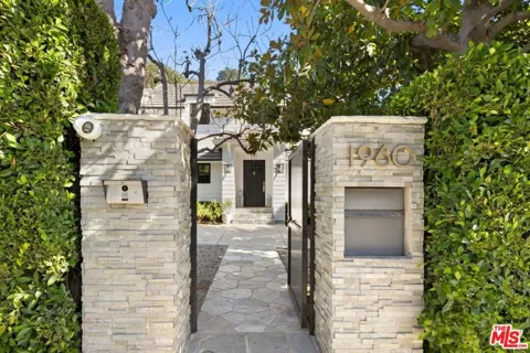 1960 Coldwater Canyon Drive