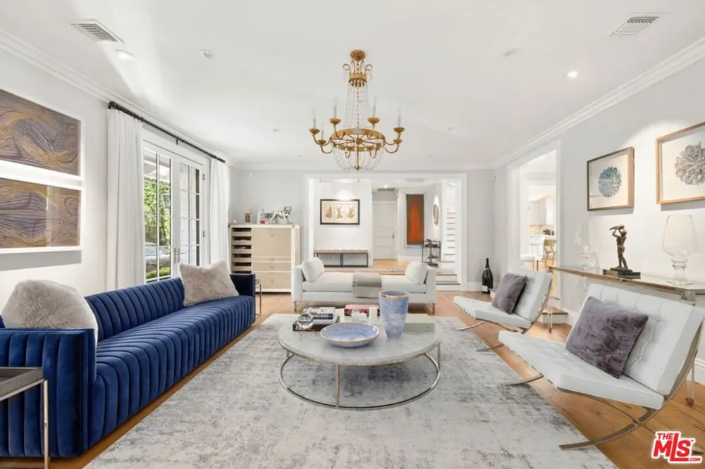 1960 Coldwater Canyon Drive Beverly Hills, CA 90210