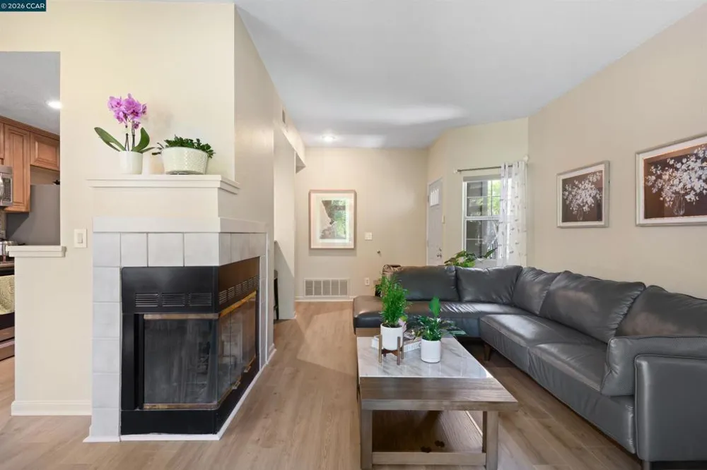 8020 Mountain View Dr #G Pleasanton, CA 94588