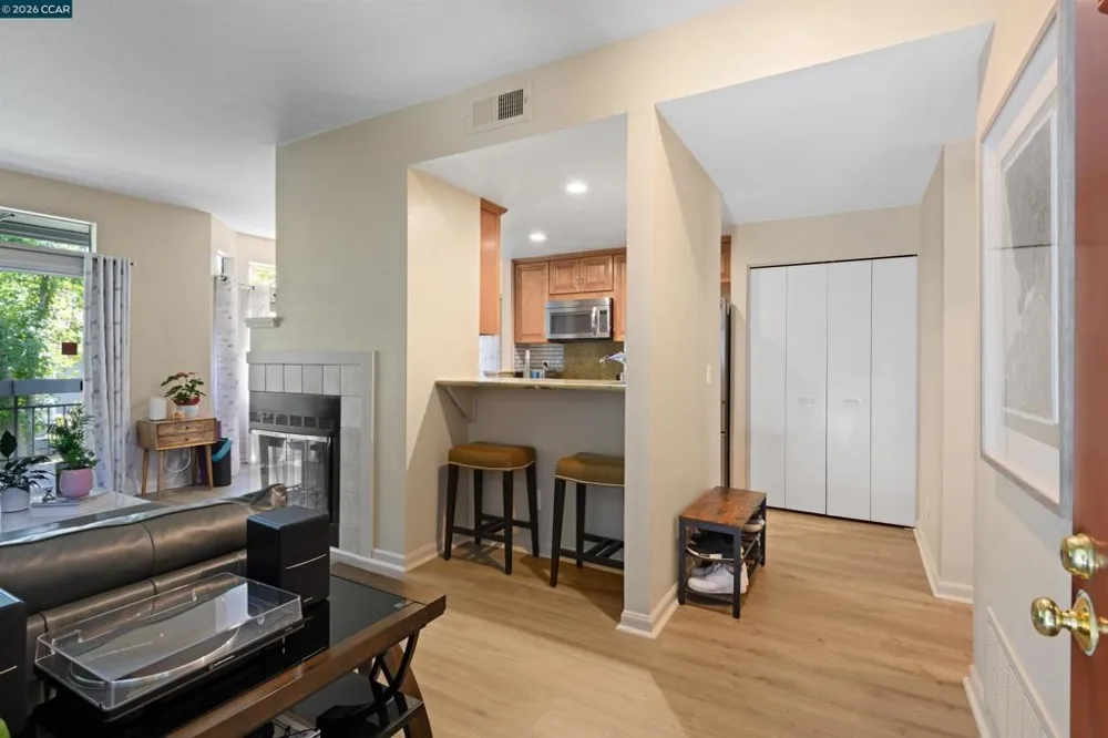 8020 Mountain View Dr #G Pleasanton, CA 94588