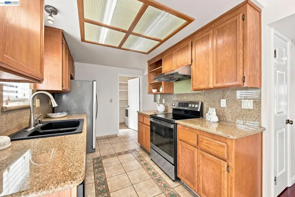 847 W Sunset Blvd #B Hayward, CA 94541