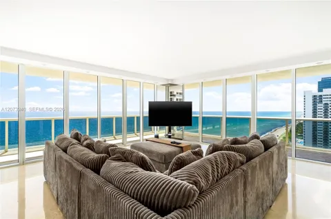 1830 Ocean Dr #1702