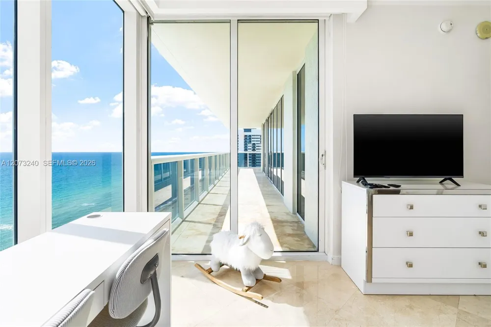 1830 Ocean Dr #1702 Hallandale Beach, FL 33009