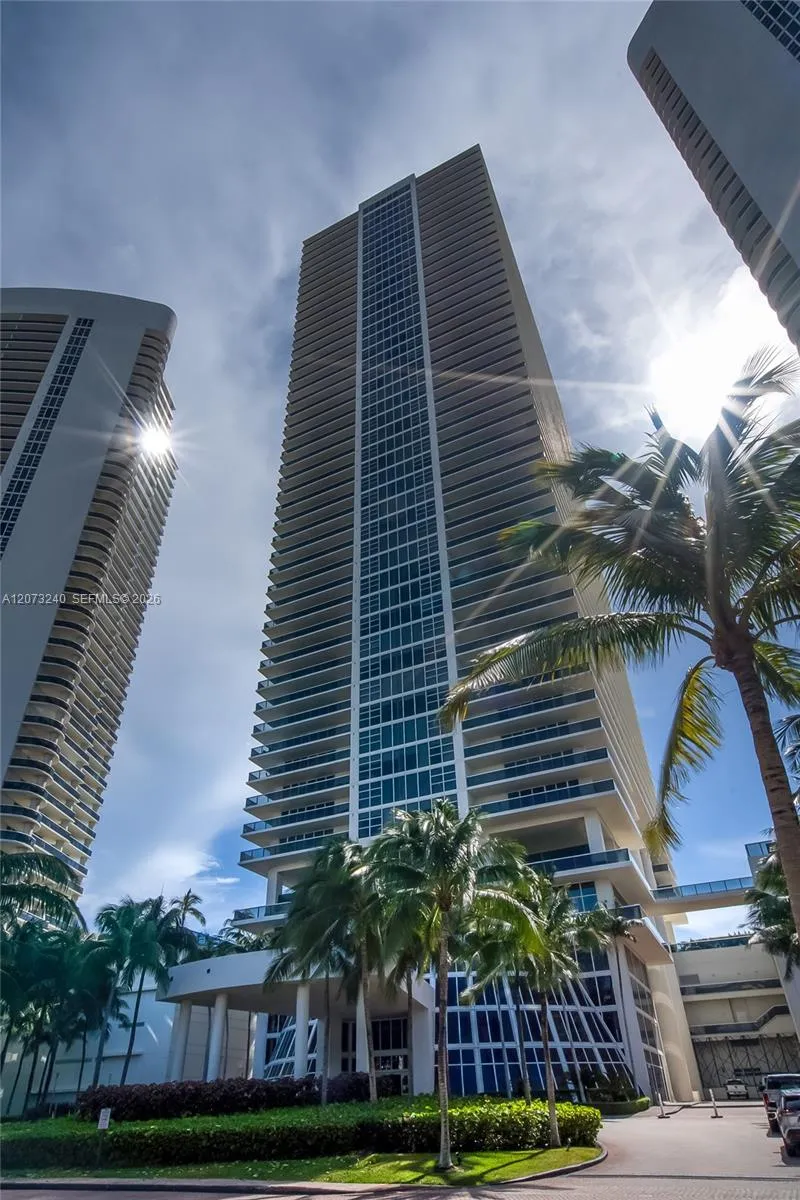 1830 Ocean Dr #1702 Hallandale Beach, FL 33009