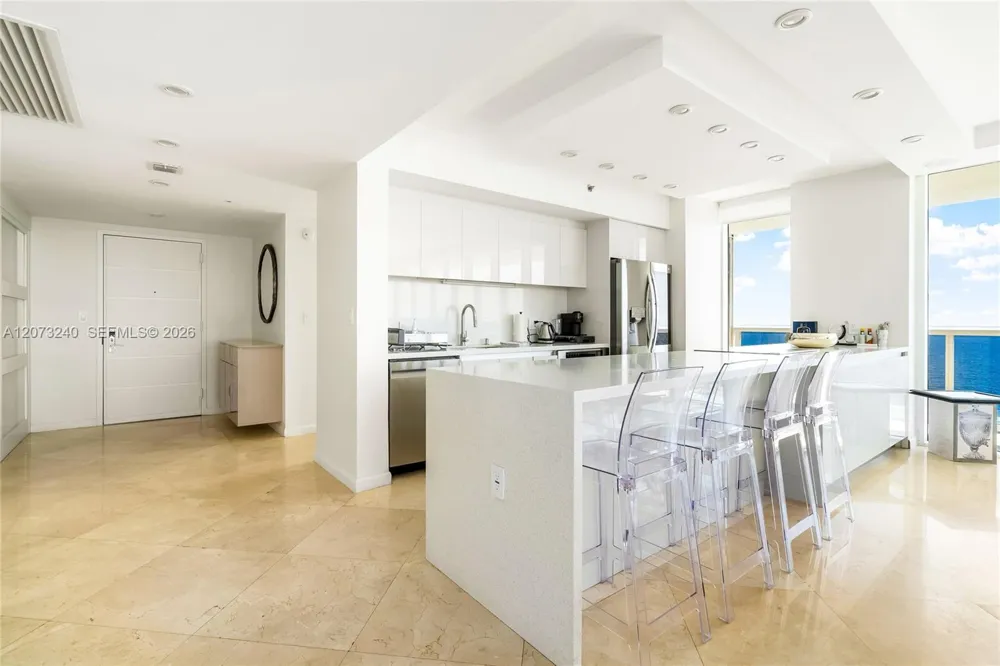 1830 Ocean Dr #1702 Hallandale Beach, FL 33009