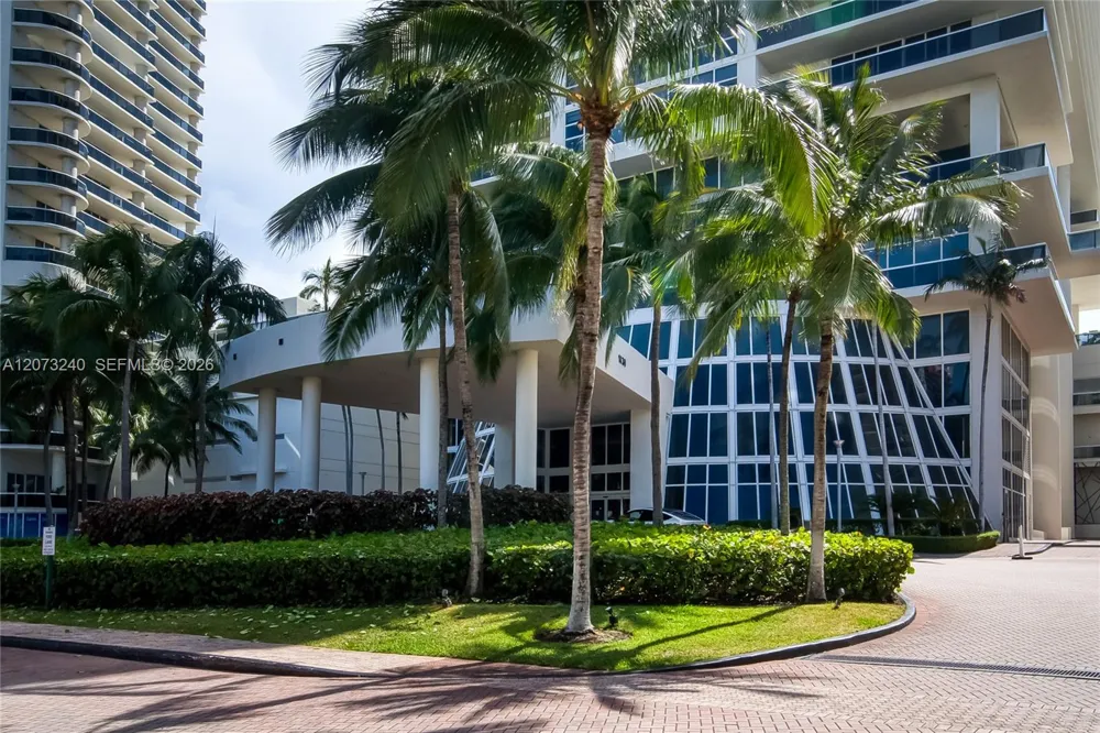 1830 Ocean Dr #1702 Hallandale Beach, FL 33009