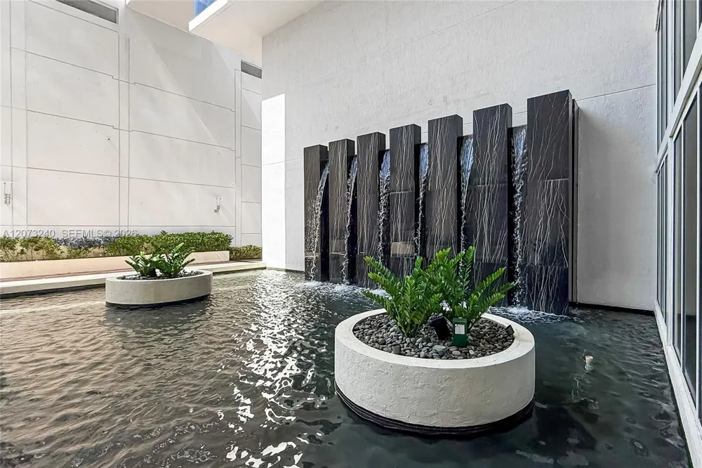 1830 Ocean Dr #1702 Hallandale Beach, FL 33009