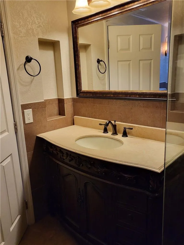 780 NE 199TH STREET #101E Miami, FL 33179