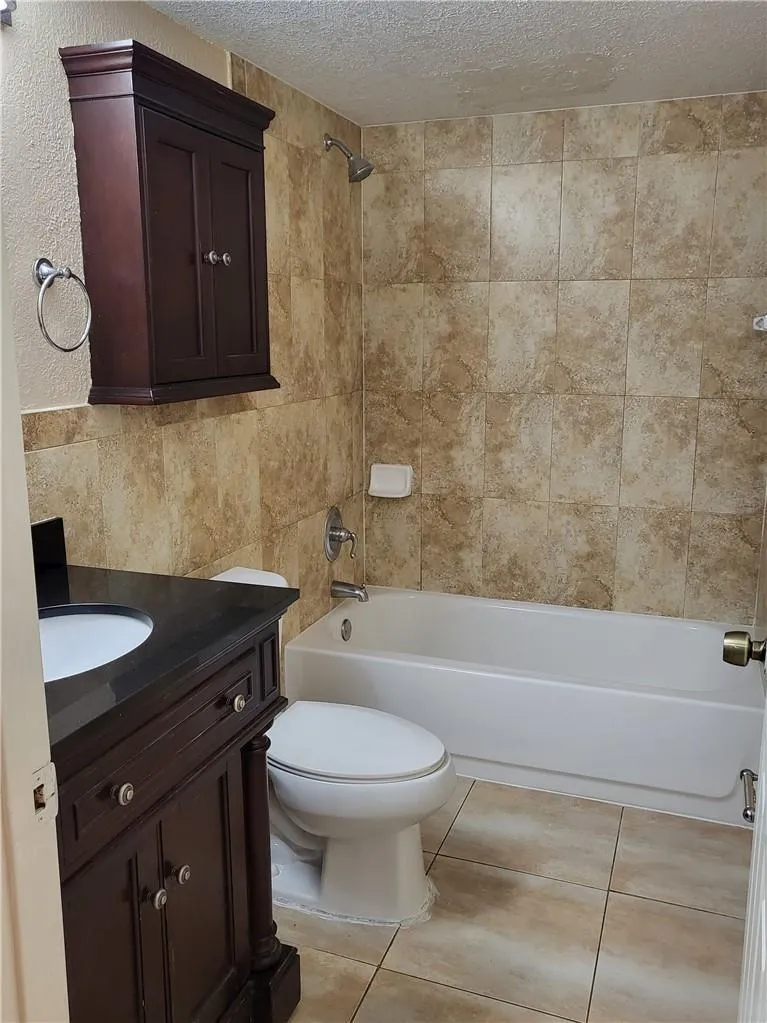 780 NE 199TH STREET #101E Miami, FL 33179
