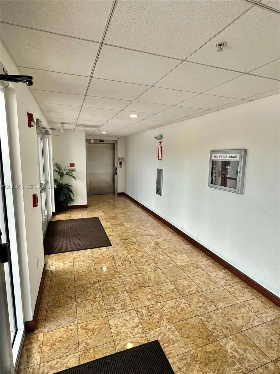 9830 SW 77th Ave Miami, FL 33156