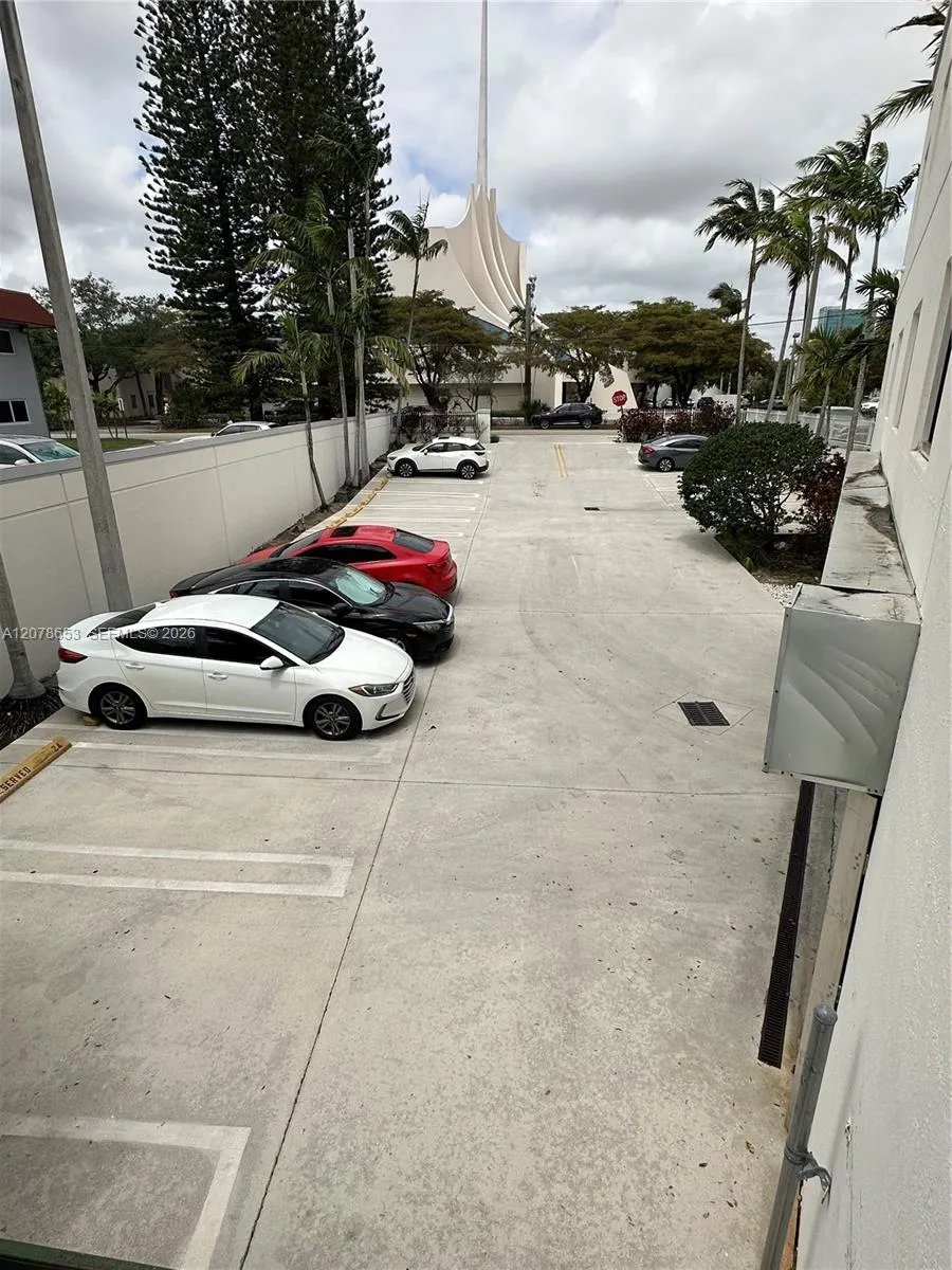 9830 SW 77th Ave Miami, FL 33156
