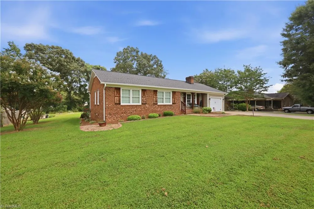 3986 Welcome Arcadia Road Lexington, NC 27295