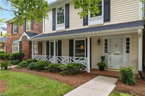 16 Fountain Manor Drive #B