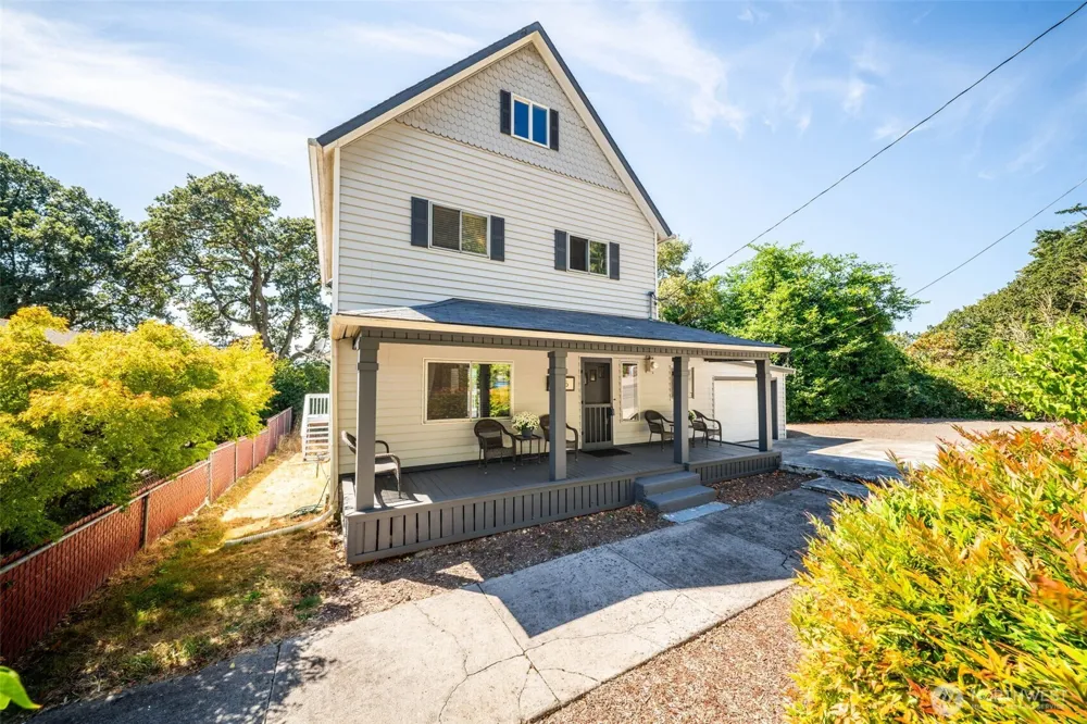 285 2nd Street Kalama, WA 98625
