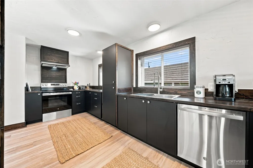 285 2nd Street Kalama, WA 98625