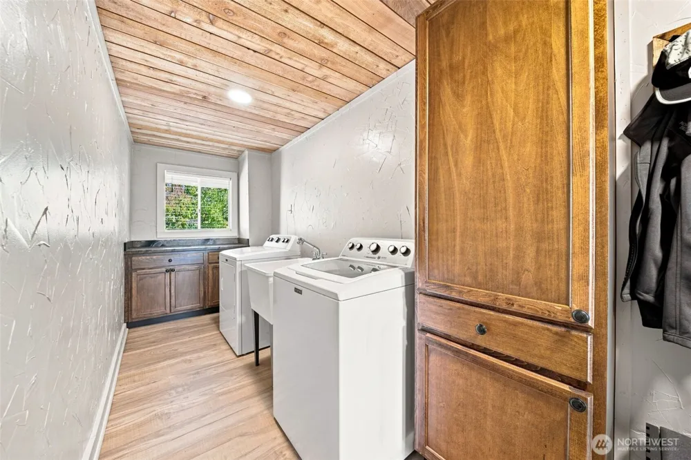 285 2nd Street Kalama, WA 98625