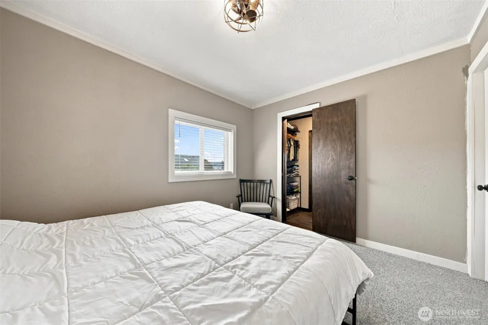 285 2nd Street Kalama, WA 98625