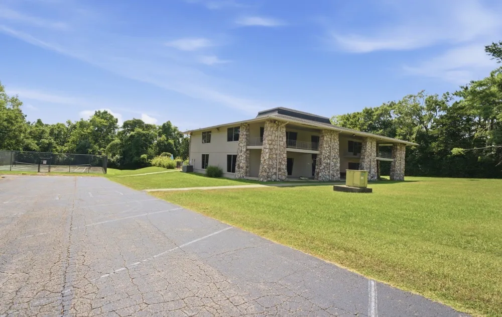 258 Lake Chateau Dr Hermitage, TN 37076