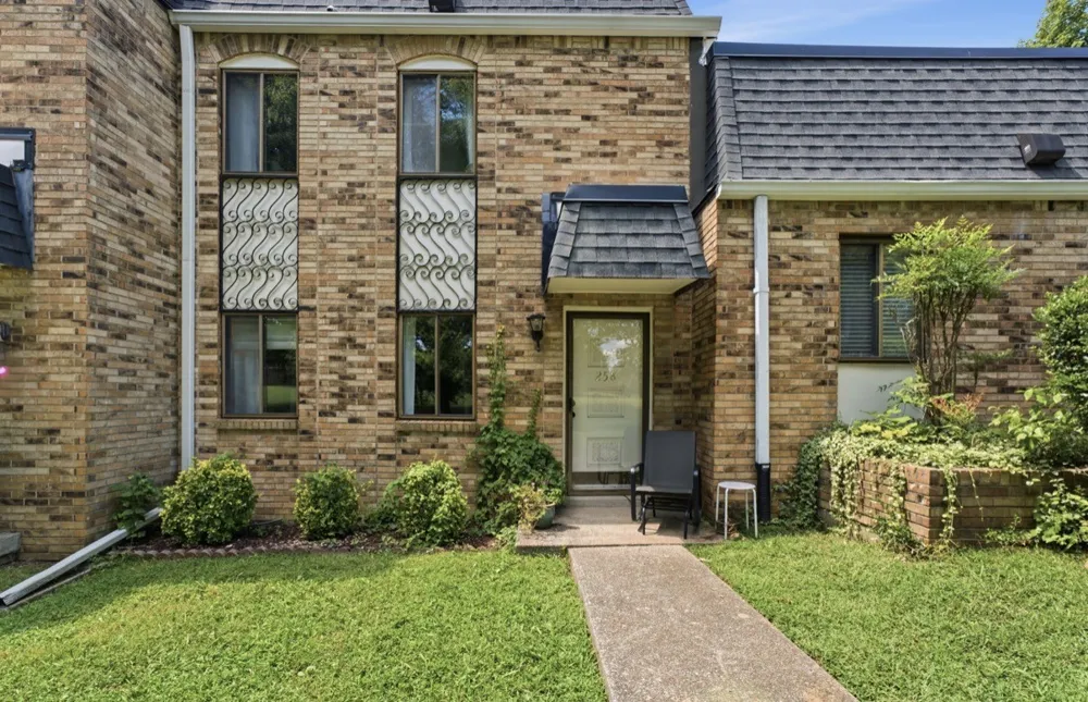 258 Lake Chateau Dr Hermitage, TN 37076