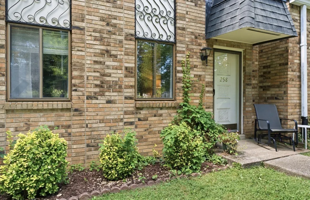 258 Lake Chateau Dr Hermitage, TN 37076