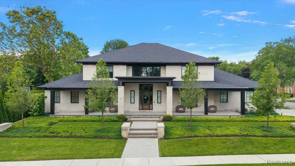 1099 Glenhurst Drive Birmingham City, MI 48009